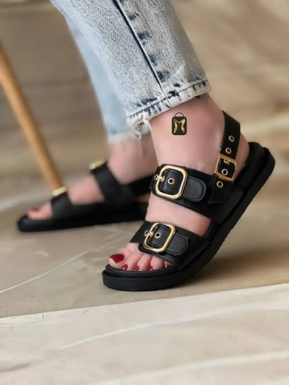 صندل سگک دار ژله ای زنانه صندل سگک دار ژله ای زنانه